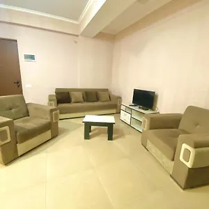 شقة Mg In, تبليسي